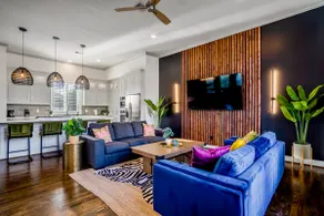 Urban Jungle Retreat in the HTX Skyline - Image 2