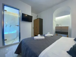 Camara Luxury Suite - Image 2