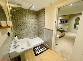 Luxury Studio Apartment- The Annexe at The Old Vic - Image 5