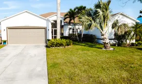 Luxurious 4 Bedroom Canal-Front Home, Pet Friendly - Image 3