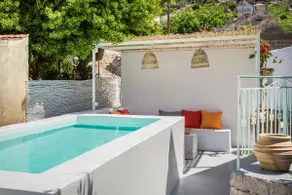 Bohemian Nest - Cheerful 2-Bedroom Villa with pool - Image 2