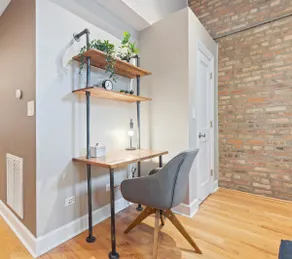 Sunny Getaway Steps from Bucktown + Wicker Park - Image 3