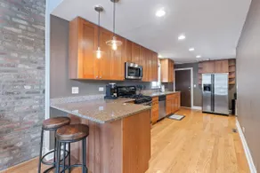 Sunny Getaway Steps from Bucktown + Wicker Park - Image 5