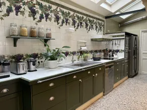 Magnificent Charming Residence by the Water, Less than 1 Hour from Paris - Image 2