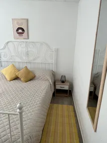 Renovated terraced house 30m from the sea - Image 3