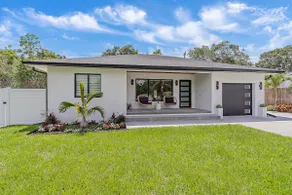 Luxury 3/3 with Heated Pool, Spa, & Putting Green! - Image 5