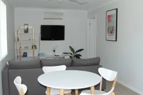The Wangi Buoy, 1 bedroom home close to everything - Image 5