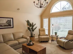Light & Bright 3 BR Home w/ Beach Access-King Bed - Image 3