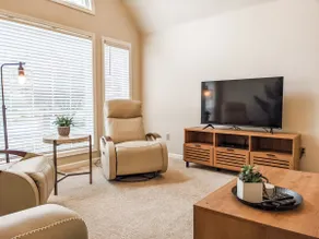 Light & Bright 3 BR Home w/ Beach Access-King Bed - Image 5