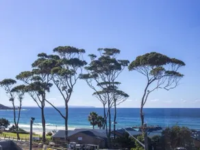 Beach views from a bright and sunny unit - Image 2
