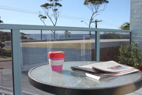 Beach views from a bright and sunny unit - Image 4