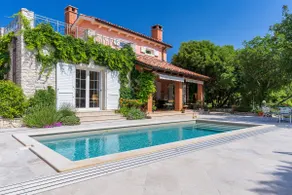 VILLA ARTE - surrounded by GREENERY - not far from the SEA - Image 2
