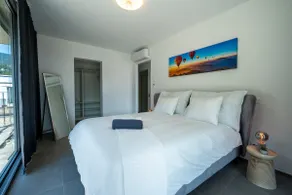 Loft in Locarno w/ jacuzzi and view over the lake - Image 2