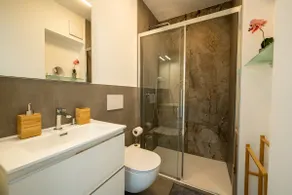 Loft in Locarno w/ jacuzzi and view over the lake - Image 4