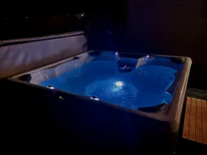 Walk 2 lake, HOT TUB, pool table, bikes & kayaks - Image 2