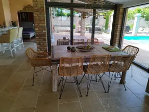 Stylish guest house with pool - Image 5
