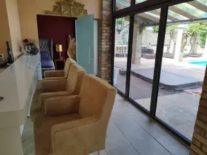 Stylish guest house with pool - Image 3