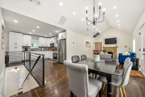 Spacious Cottage House | Mins to Downtown - Image 3