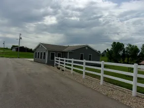 House near Mozingo Lake and golf course - Image 4