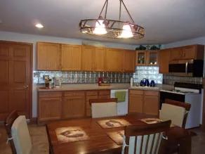 House near Mozingo Lake and golf course - Image 2