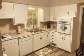 1 bed 1 bath park suite, near everything in town. - Image 4