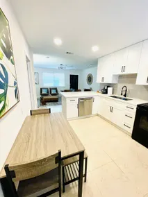 Relaxing home, close to beach, Free Parking, Wi-Fi - Image 3