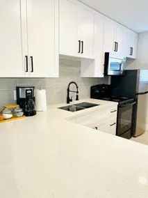 Relaxing home, close to beach, Free Parking, Wi-Fi - Image 5