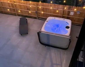 The Avenue Hot Tub Patio King Bed 5th Ave OSU - Image 3