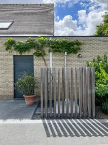 Luxury villa with beautiful garden in green area - Image 5