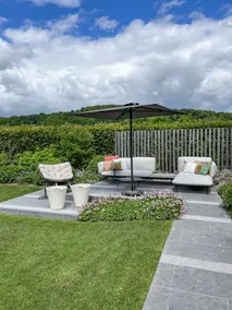 Luxury villa with beautiful garden in green area - Image 3