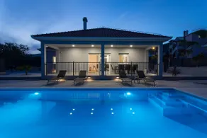 Villa Pipic with pool - Image 3