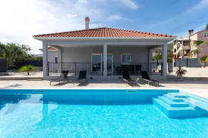 Villa Pipic with pool - Image 5