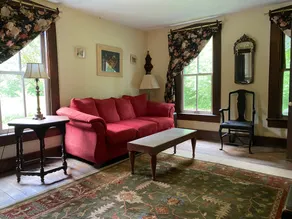 Charming, Authentic 5-Bedroom Country Farmhouse - Image 2