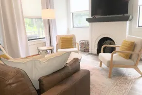 🏠Modern 1 Bedroom Apartment Historic District Sleeps 4 Walkable to Downtown - Image 2
