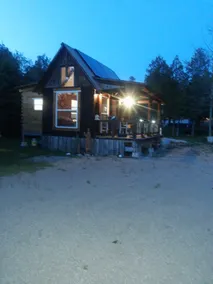 Cabin on the lake - Image 4