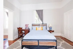 Idyllic Uptown Bungalow - Image 4