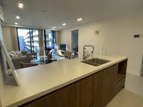 Modern Apartment with Free Parking - 3 minutes to Canberra CBD - Image 5