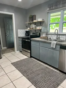Sleeps 6 in prime location - Image 5