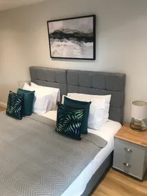 Heart of Henley 1 & 2 Bedroom Apartments - Image 5