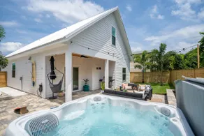 Sun Seekers Beach House- Steps from Butler Beach - Image 3