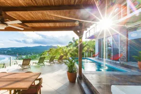 Stunning Oceanview Property: Pool, AC & Bathtubs - Image 3