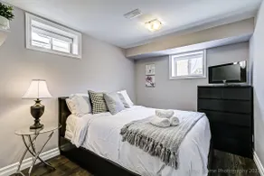 * Spacious & Modern 2BR | Free Parking * - Image 4