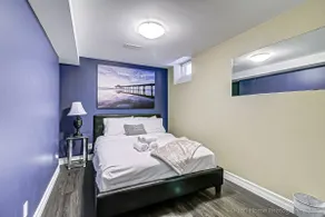 * Spacious & Modern 2BR | Free Parking * - Image 2
