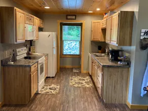 Wilderness Retreat with Hot Tub in Mammoth Cave - Image 4