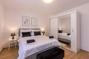 King Beds, 3BR Retreat, AC, BBQ, WiFi Near Split - Image 2