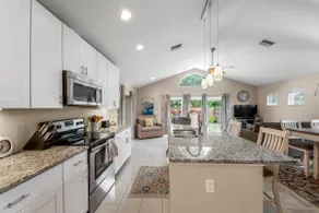 Family-Friendly Retreat Near Siesta Key+Beach Gear - Image 3