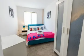 4 en-suite bedroom house with free parking Aylesbury - Image 4