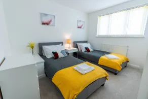 4 en-suite bedroom house with free parking Aylesbury - Image 5