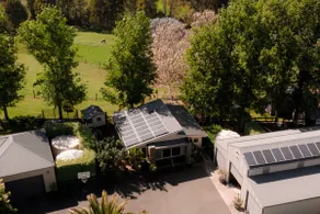 Self Contained cottage on 10 acres - Image 3
