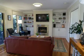 Self Contained cottage on 10 acres - Image 2